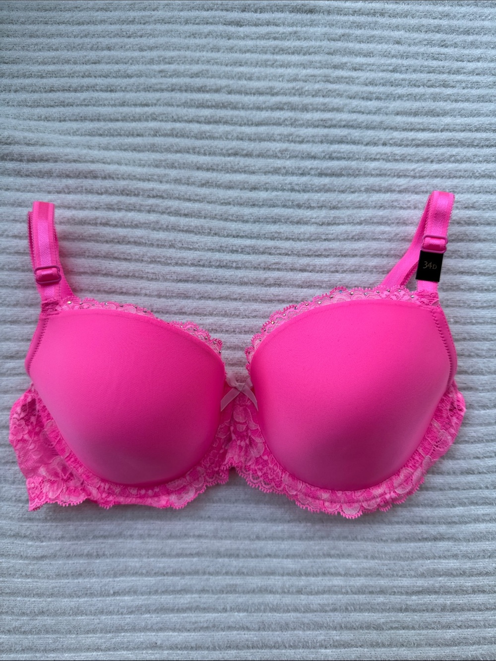 VICTORIA’S SECRET | NWT Dream Angels Demi Bra Hot Pink 34D